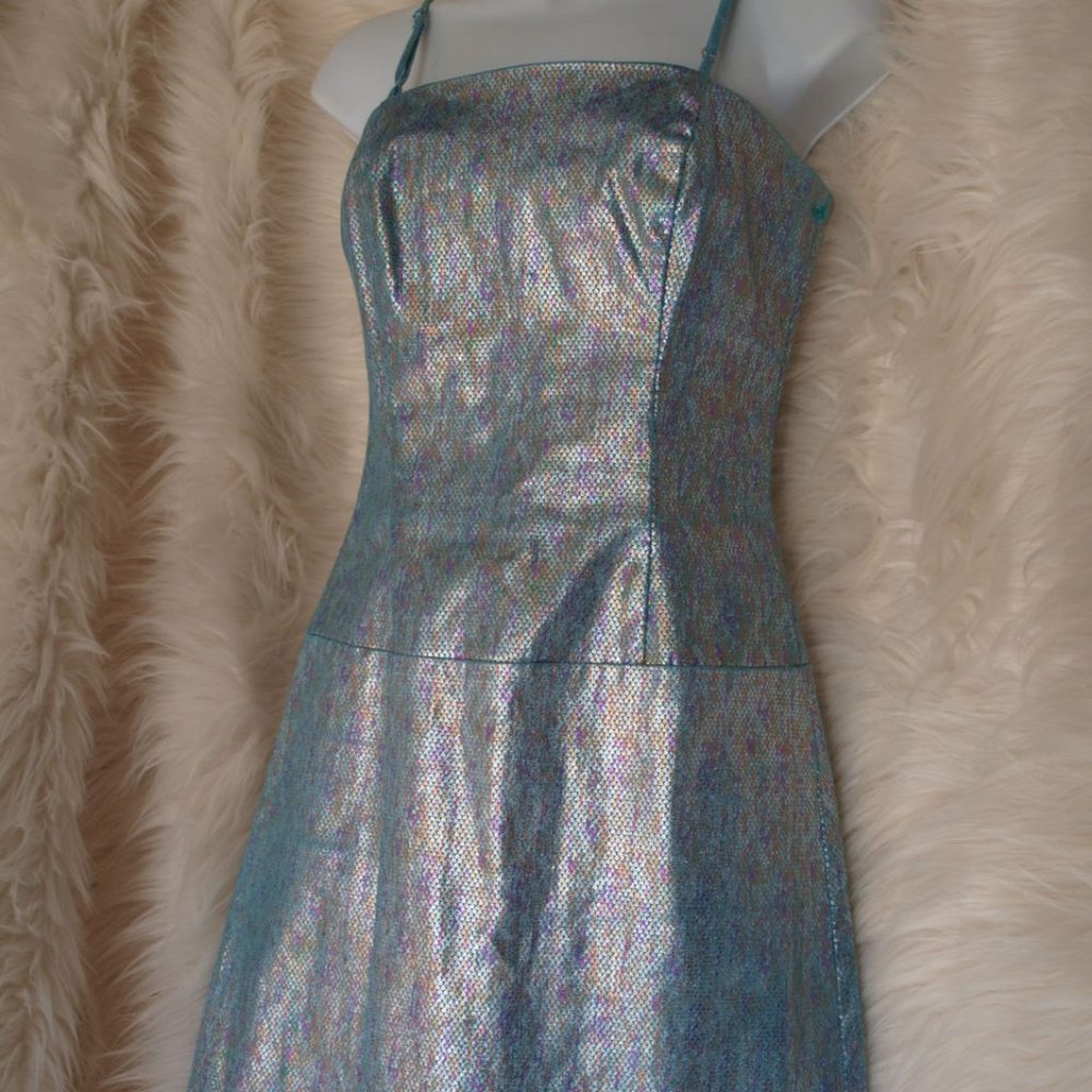 DRESS Blue Iridescent Short SIZE 5 TO THE MAX GENTLY USED